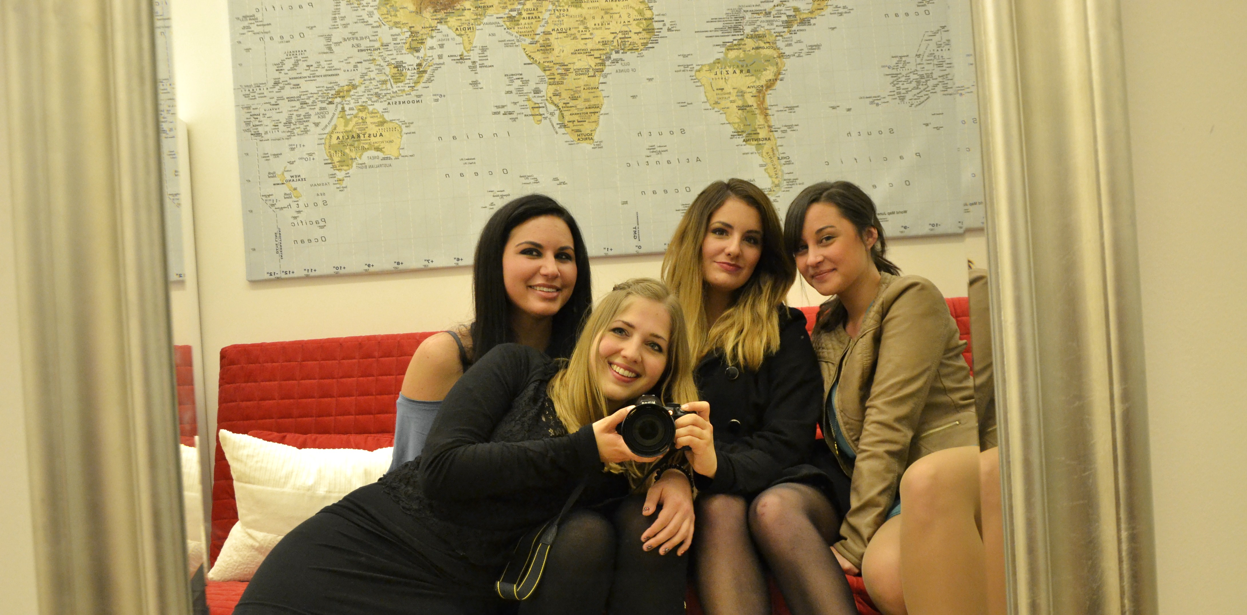 Real life Internet friends! Photo courtesy of Julika.